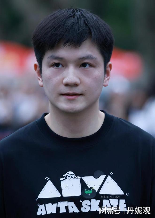 声球迷喊话王曼昱：不要涉足内娱王楚钦绯闻恋情四起！刘丁硕发(图2)